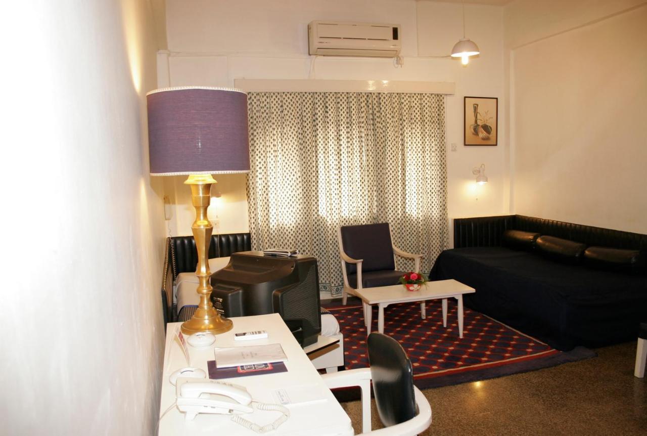 West End 4* Bombaj